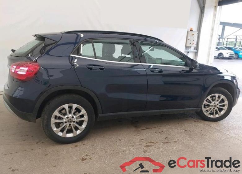 Mercedes GLA 200 D Aut. LED-Xenon Command Navi 1/2 Sport-Leather KeylessGo Camera Klima ... #4