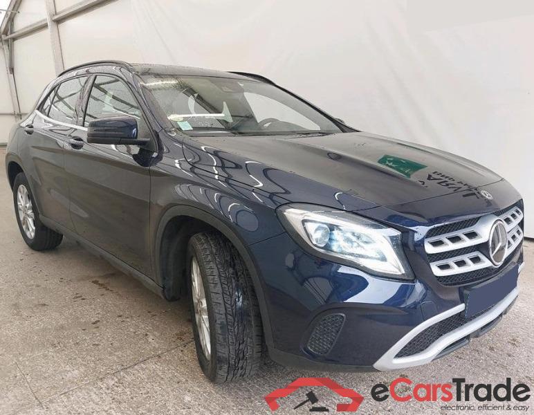 Mercedes GLA 200 D Aut. LED-Xenon Command Navi 1/2 Sport-Leather KeylessGo Camera Klima ... #3