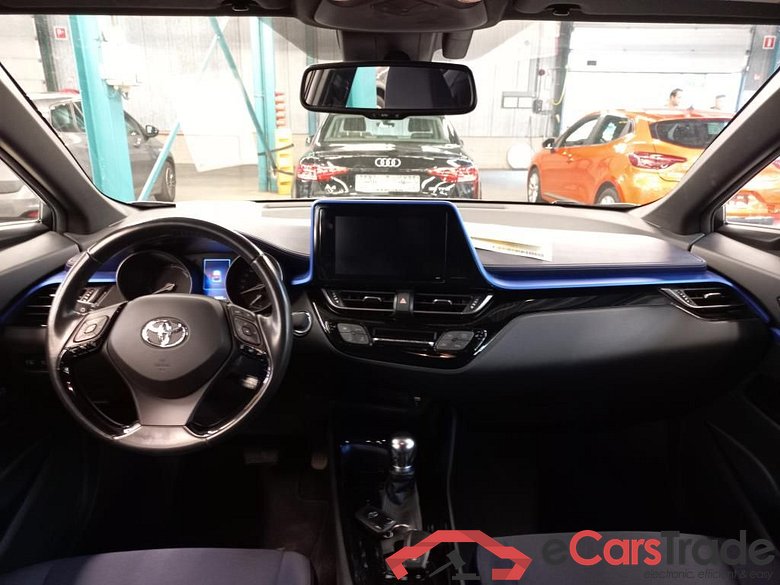 Toyota C-HR 1.8i VVT-i Hybrid Aut. Navi KeylessGo Klima PDC ... #4