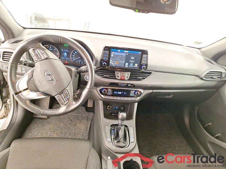HYUNDAI I30 / 2016 / 5P / Berline 1.6 CRDI 115 DCT-7 EDITION #NAVI / TRANSFO VP/VF, Sièges dans le Coffre #5