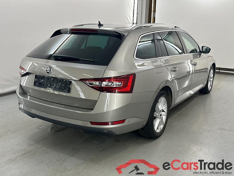 SKODA SUPERB COMBI DIESEL - 2015 2.0 CR TDi Corporate Plus Edition DSG Style Premium Confort #2