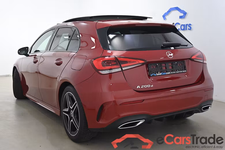 Mercedes A 200 d AMG Aut. Pano LED-Xenon Navi Widescreen Sport-Leather-Alcantara Camera Klima PDC ... #4