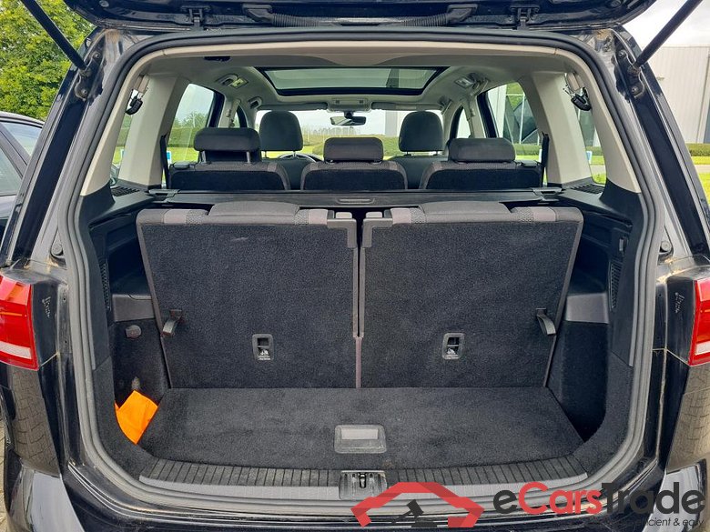 Volkswagen Touran 1.6 TDi 7PL Pano Navi Klima PDC ... #6