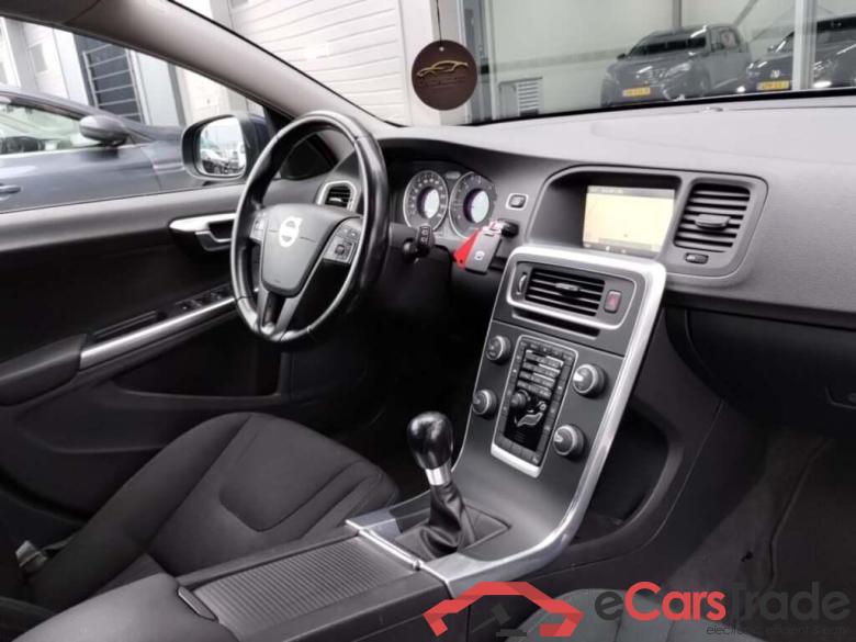 VOLVO V60 2.0 D3 Kinetic #3