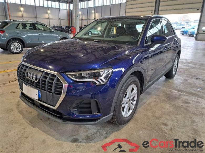 Audi 115 AUDI Q3 / 2018 / 5P / SUV 45 TFSI E S TRONIC BUSINESS #1