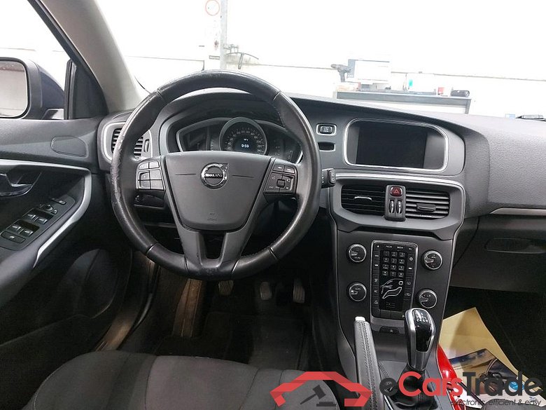 Volvo V40 2.0 D2 Black Edition LED Navi KeylessGo Klima PDC ... #3