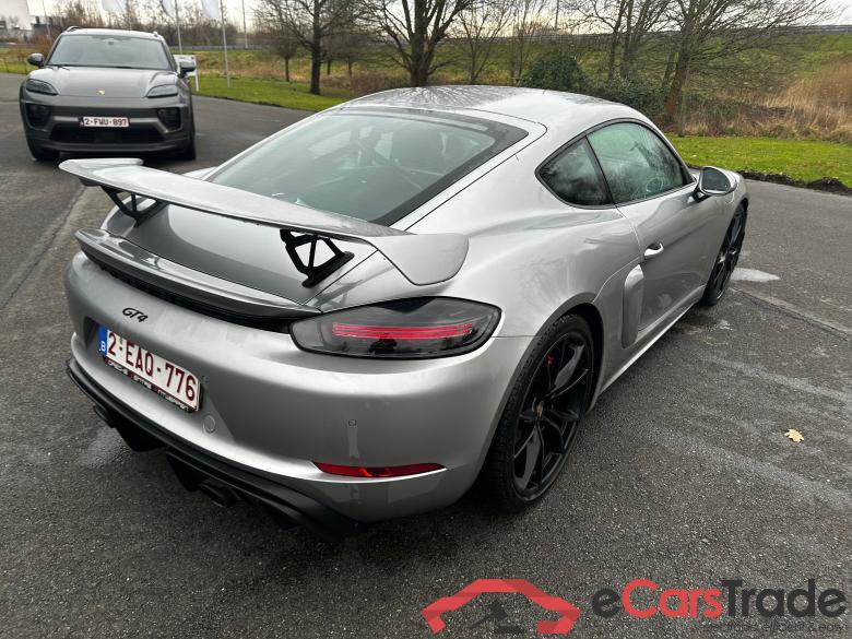PORSCHE 718 Cayman GT4  #2
