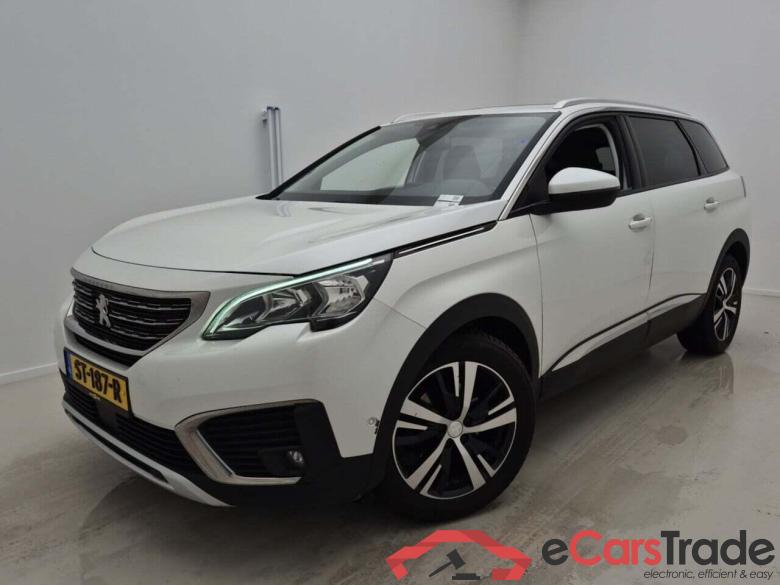 PEUGEOT 5008 1.2 PureTech Allure #1