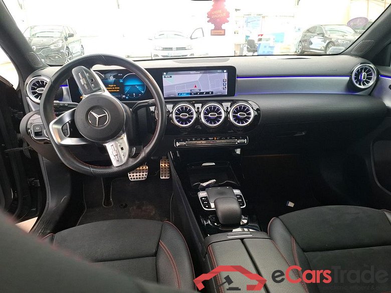 Mercedes A 180 AMG Line MERCEDES-BENZ Classe A Compact / 2018 / 5P / Berline A 180 AMG Line #5