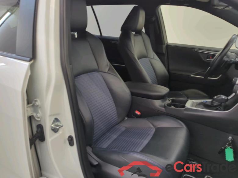Toyota RAV4 '18 Toyota RAV4 2.5 Hybrid AWD Bi-Tone Automaat 5d #3