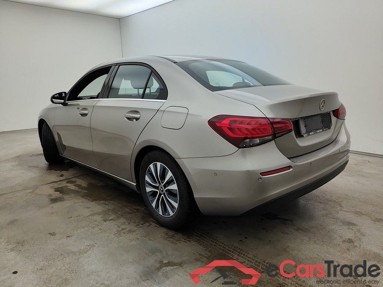 Mercedes-Benz A-Klasse Limousine A 180 d DCT Business Solution 4d #3