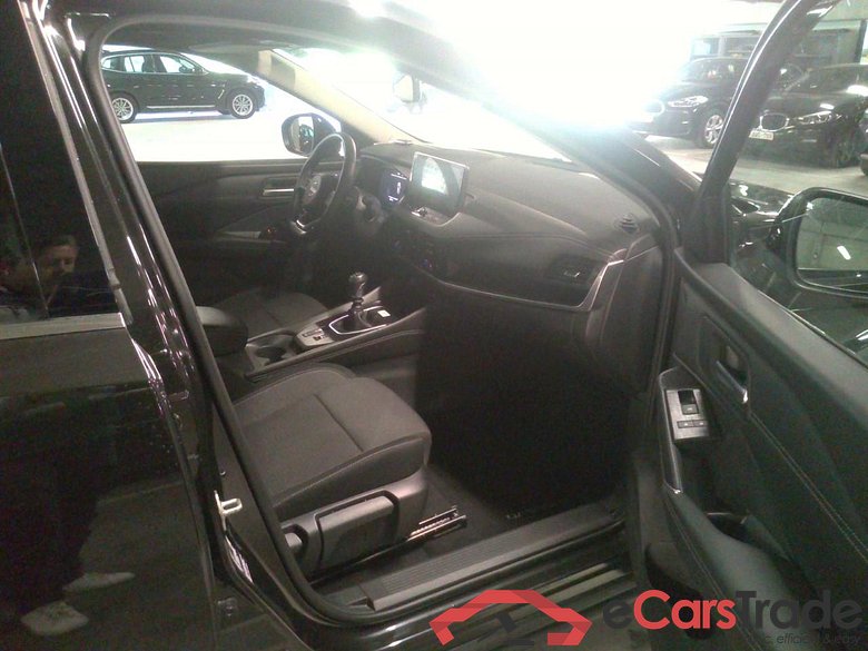 QASHQAI MY22 Mild-Hybrid 140 MT 2WD N-connecta  Design Pack  Cold Pack        #5