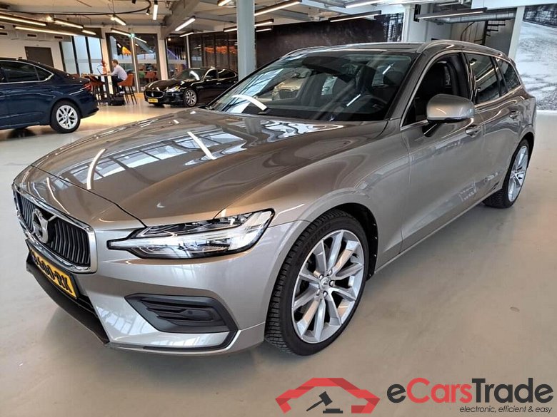 VOLVO V60 2.0 T4 Moment.Pro #1