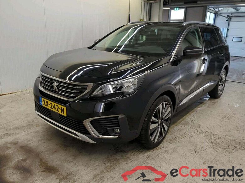 PEUGEOT 5008 1.2 PureTech Allure