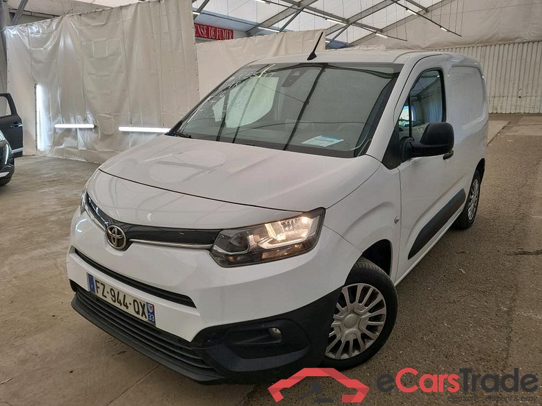 Toyota 1.5 Medium 100 D-4D Business TOYOTA Proace City / 2019 / 4P / Fourgonnette 1.5 Medium 100 D-4D Business #1