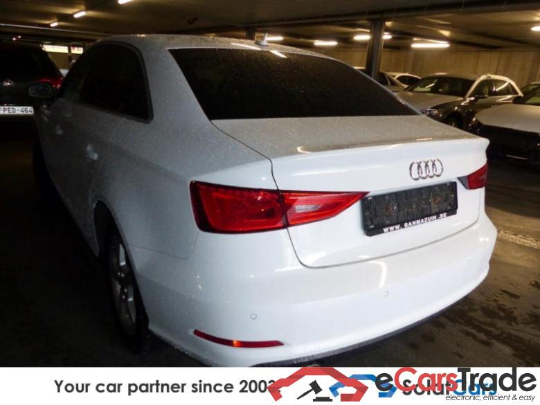 AUDI A3 BERLINE 1.6 TDi 110hp Ambiente 6V Xenon Navi 1/2 leather Keyless GO Klima PDC #4