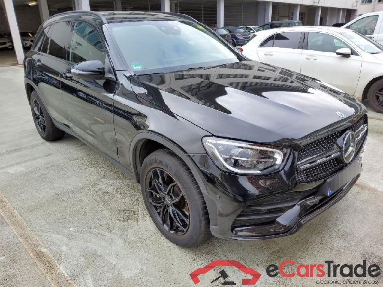 Mercedes GLC ´15 GLC -Klasse GLC 300 de 4Matic (253.911)AMG 2.0 AMG Line 225KW AT9 E6d #2