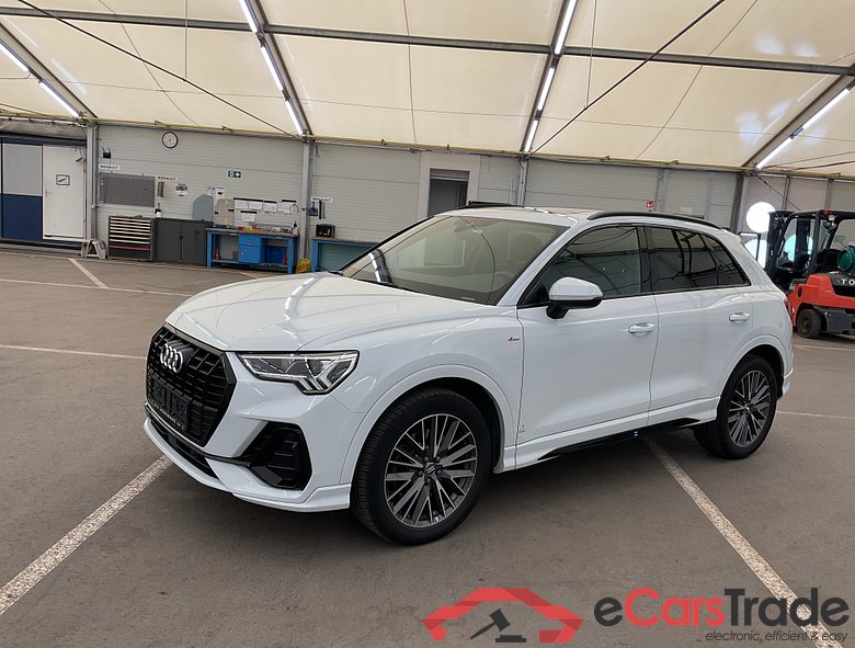 AUDI Q3 Audi Q3  S line 40 TFSI quattro 140(190) kW(ch) S tronic #1