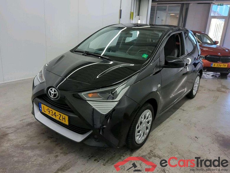 TOYOTA Aygo 1.0 VVT-i x-play