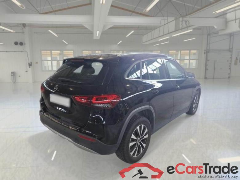 Mercedes 10 MERCEDES-BENZ GLA / 2020 / 5P / CROSSOVER GLA 200 D AUTOMATIC SPORT #2