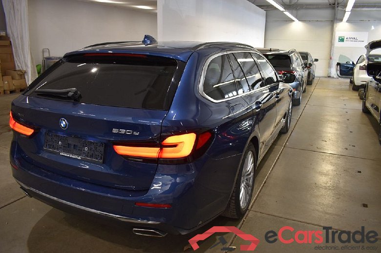 BMW 5-Serie Touring ´16 Baureihe 5 Touring 530 e xDrive Luxury Line 2.0 215KW AT8 E6d #2