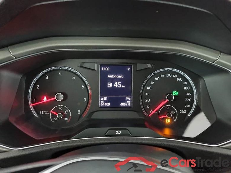 Volkswagen 49 VOLKSWAGEN T-ROC / 2017 / 5P / SUV 1.5 TSI ACT BUSINESS DSG #4