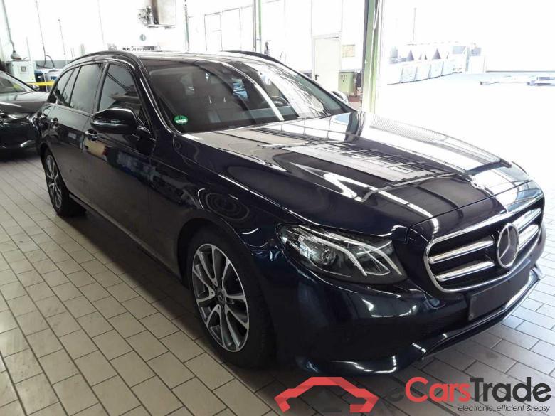 Mercedes_benz Avantgarde E 220 d T #2