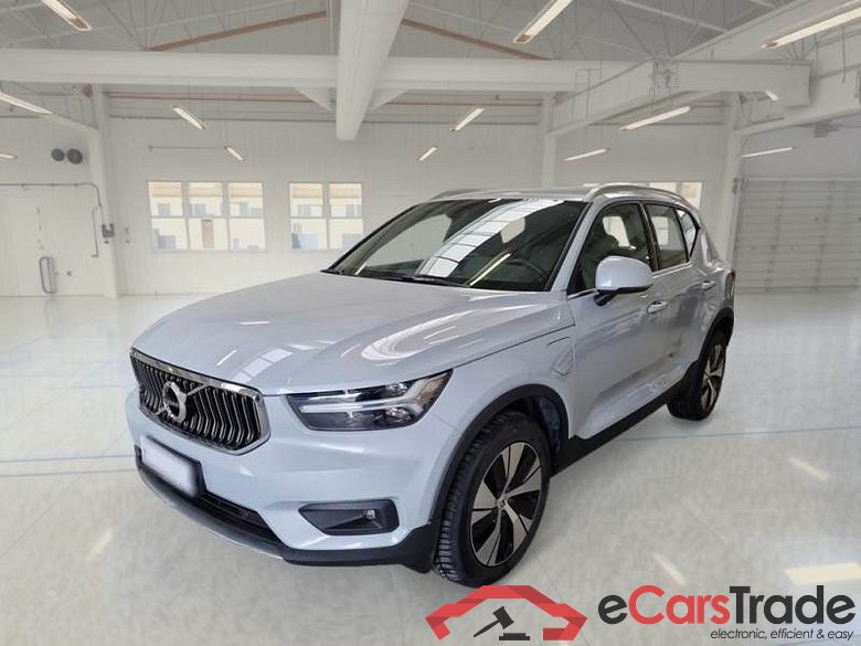 Volvo 235 VOLVO XC40 / 2017 / 5P / SUV T4 PLUG-IN HYBRID AUTO RECH INSCRIP EXPR