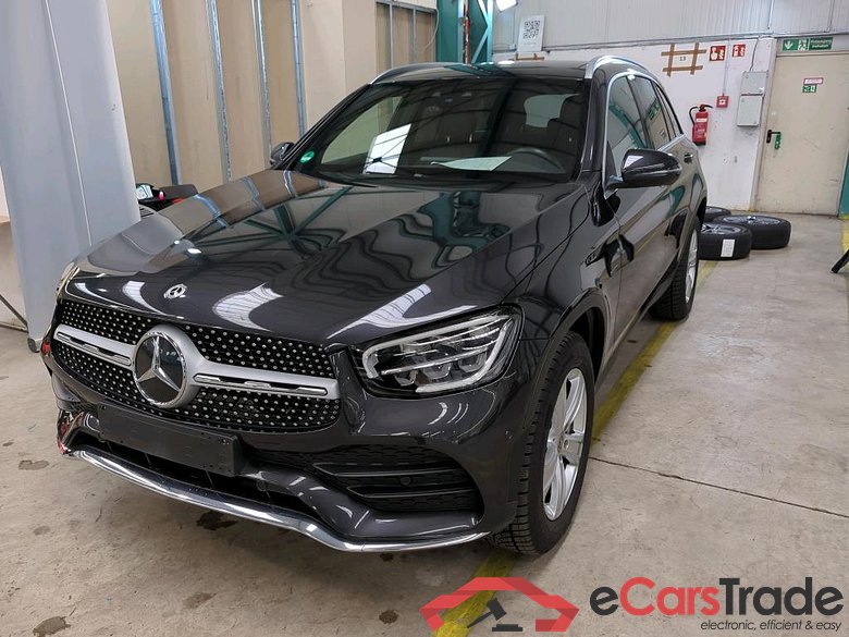 Mercedes GLC ´15 GLC -Klasse GLC 300 e 4Matic (253.953)AMG 2.0 AMG Line 235KW AT9 E6d #1