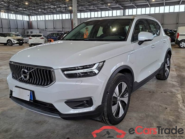 Volvo 228 VOLVO XC40 / 2017 / 5P / SUV T5 PLUG-IN HYBRID AUTO RECH INSCRIP EXPR #1