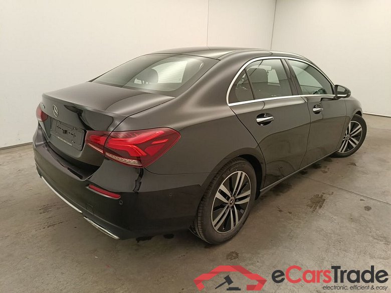 Mercedes-Benz A-Klasse Limousine A 180 d DCT Launch Edition 4d #5