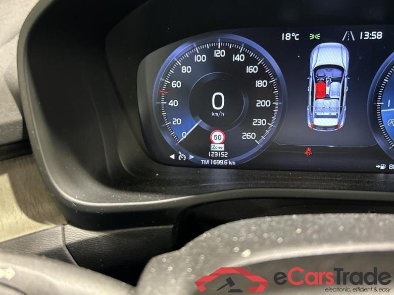 VOLVO XC40 DIESEL 2.0 D3 Inscription Geartronic #6