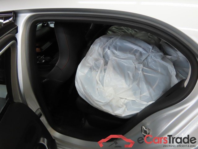 Mercedes A-Class ´18 MERCEDES-BENZ A-Klasse A 250 e 8G-DCT AMG Line 5d 118kW