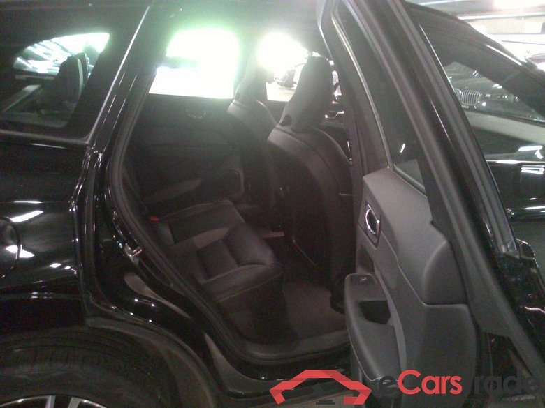 XC 60 AWD R-Design B5 mild Hybride BVA 235cv #6