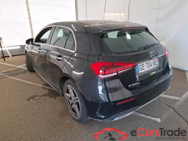 Mercedes A 250 e AMG Line 8G-DCT MERCEDES-BENZ Classe A Compact / 2018 / 5P / Berline A 250 e AMG Line 8G-DCT #2