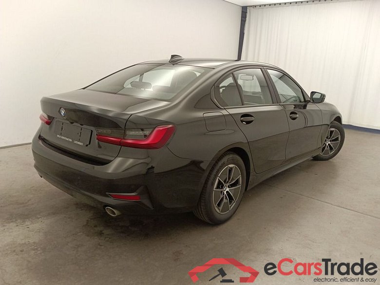 BMW 3 Reeks Berline 318dA (100 kW) 4d #2