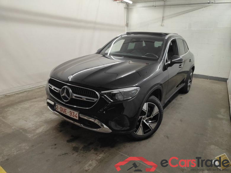 Mercedes-Benz GLC GLC 300 e 4MATIC Luxury Line 5d Mercedes-Benz GLC GLC 300 e 4MATIC Luxury Line 5d