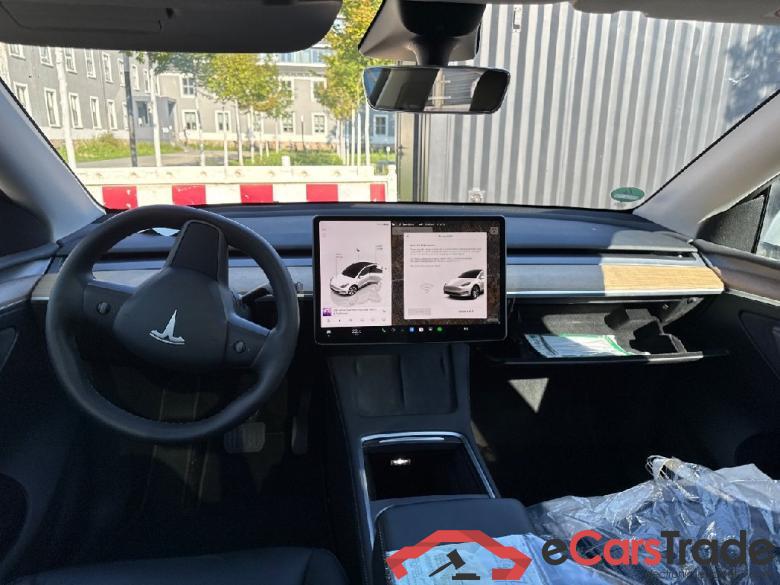 TESLA Model Y Long Range Dual Motor AWD 5d 378kW #3 TESLA Model Y Long Range Dual Motor AWD 5d 378kW #3