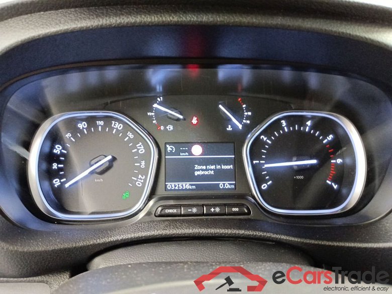 Peugeot Expert Long DC L3 2.0 BlueHDi 180 EAT8 4d #6