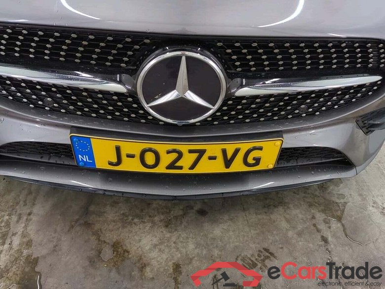 MERCEDES-BENZ CLA-klasse Shooting Brake 180 Bns Sol. AMG #4