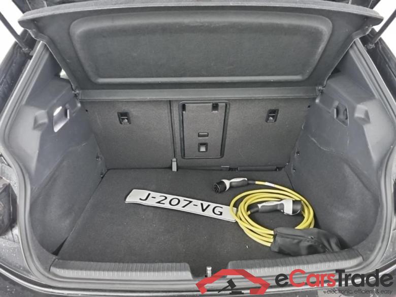 VOLKSWAGEN ID.3 58kWh 1st Plus auto 5D 150kW #5