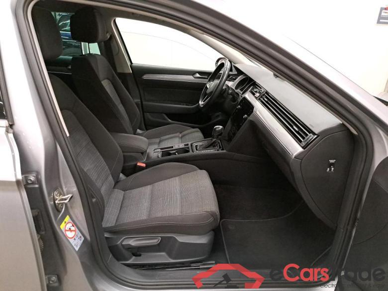 VOLKSWAGEN - VW  PASSAT VARIANT TDI 122PK DSG Style Business With Trunk Module & Park Sensors Front & Rear & Electric Foldable Trailer Hook #3