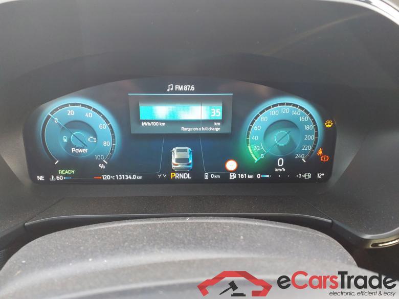 FORD Kuga 2.5 243CV Automático    St Line X (Pano) #4