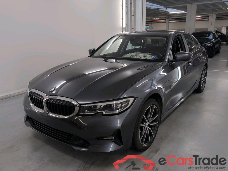 BMW 3 - 2019 330eA PHEV