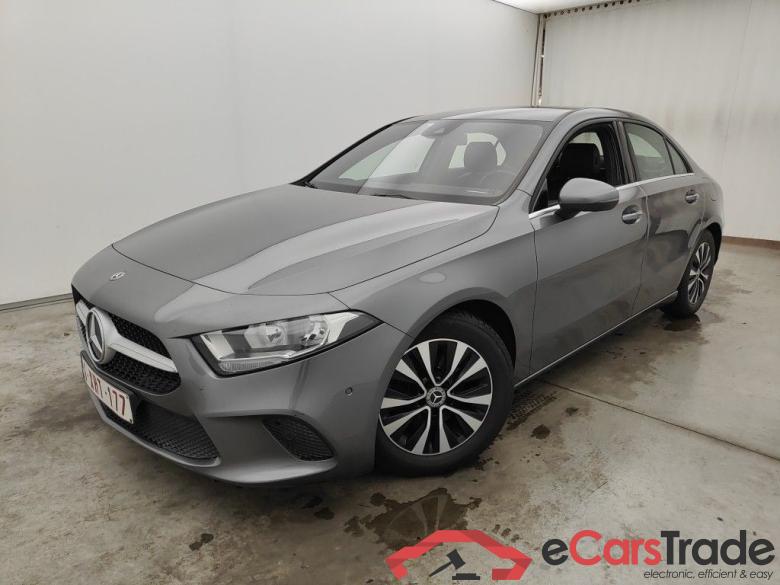 Mercedes-Benz A-Klasse Limousine A 180 d DCT Business Solution 4d #1