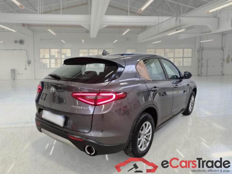 ALFA ROMEO STELVIO / 2017 / 5P / SUV 2.2 TURBO DIESEL 190CV AT8 Q4 BUSINESS #2