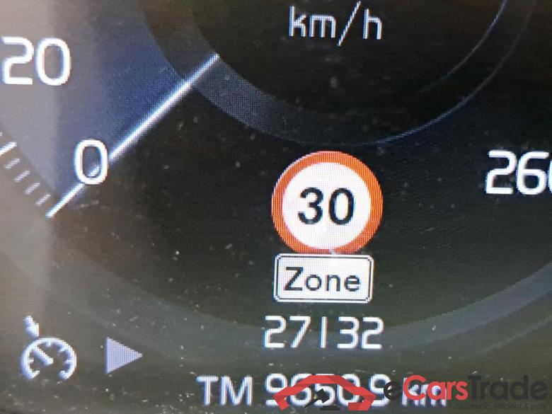 VOLVO - VOL XC40 T5 Recharge 261PK Geartronic Inscription Expr. With Luxury Seat & Protection Pack & IntelliSafe Surround & Electric Sunroof & Semi Auto Foldable Trailer hook & 360 Camera With Parking Assist * HYBRID * #5