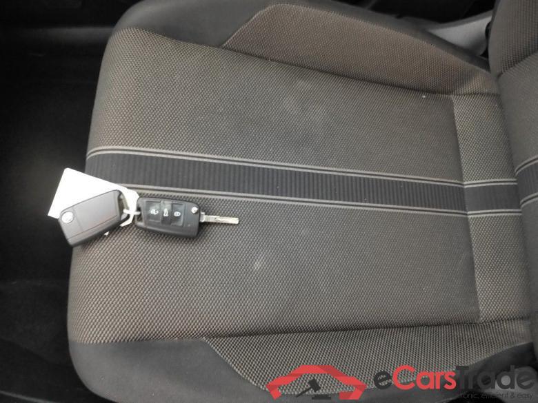 VOLKSWAGEN T-ROC DIESEL 2.0 TDi 150 SCR 4Motion Style DSG (EU6AP) 5d #4