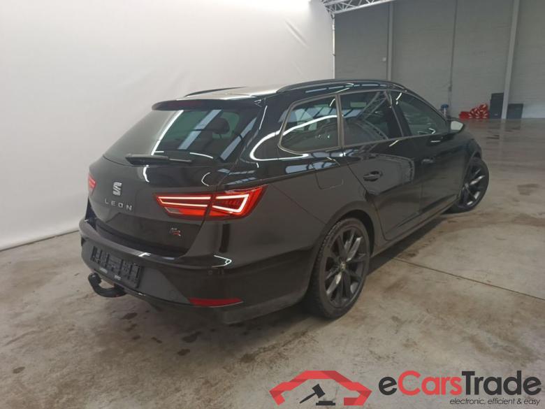 SEAT Leon ST 1.5 TSI 130 FR Black Matt 5d #2