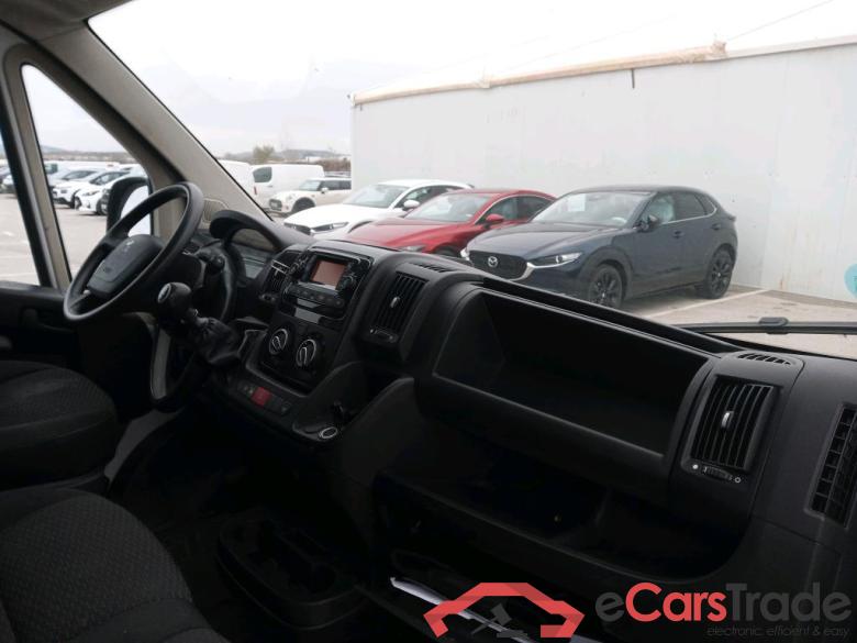 PEUGEOT Boxer / 2014 / 4P / furgón 333 L2 H2 BHDI 88kW (120CV) S&S 6 V. M #3